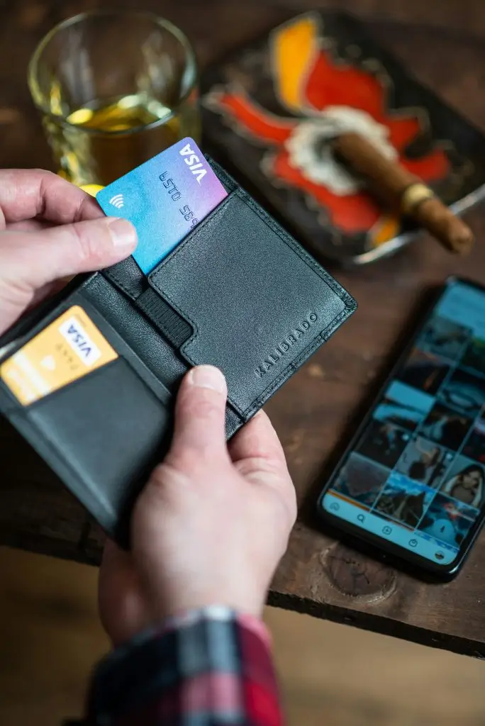 credit-cards-emil-kalibradov